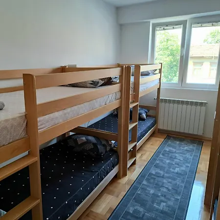 Spacious Hostel Üsküp